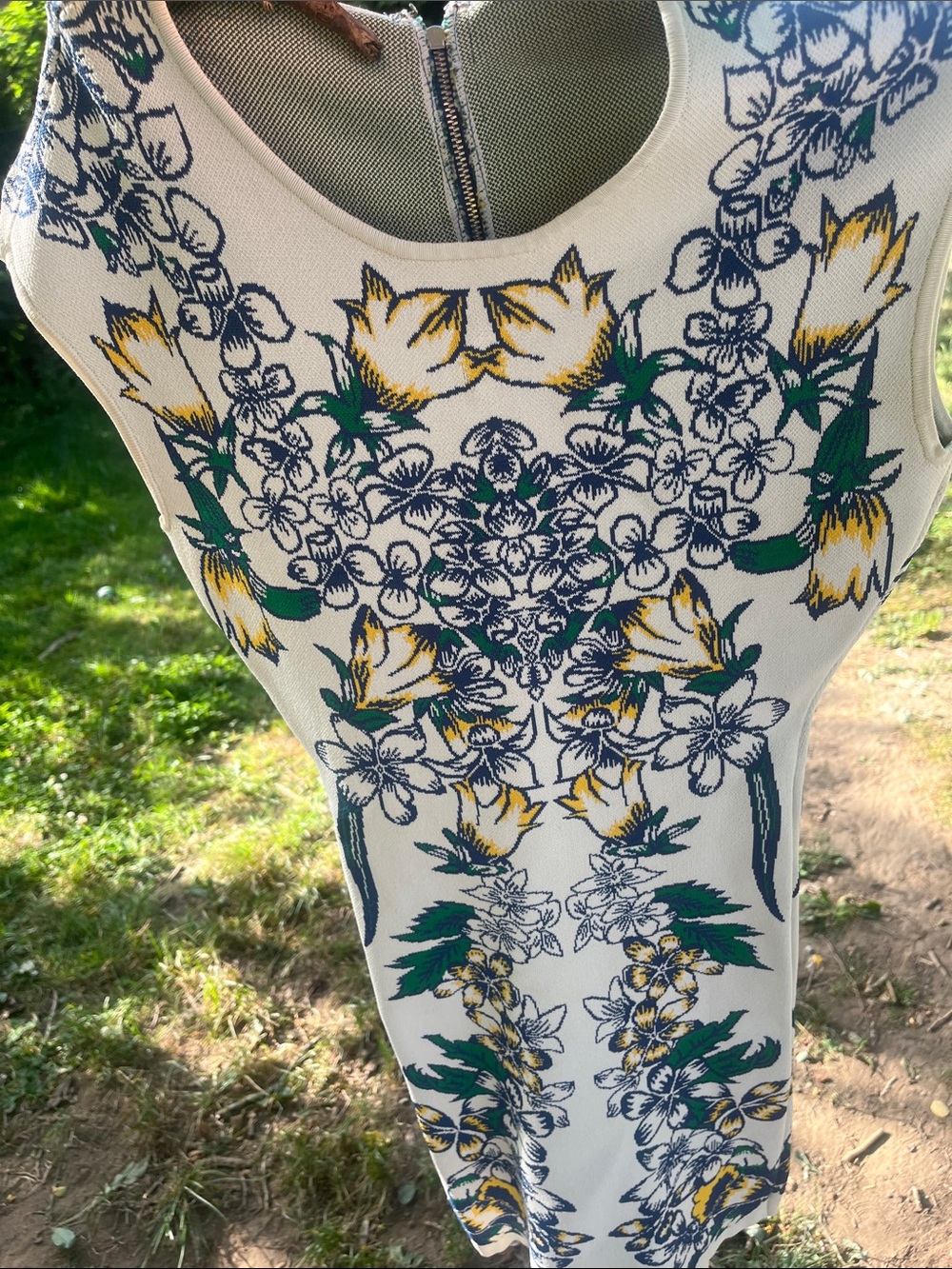 Bcbgmaxazria sweater dress floral  sleeveless